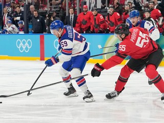 Skóre vo finálovom zápase otvárajú Američania