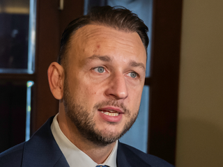 Sťažnosť Šutaja Eštoka vo veci žaloby Čurillu Ústavný súd odmietol