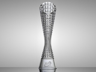 Trofeje pre víťazov cenných dresov navrhuje Slovák