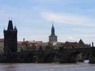V Prahe spadla žena pod metro. Zrážku neprežila