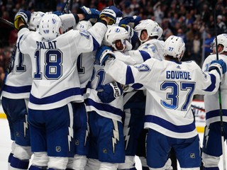 Pod historickým zápasom Tampy je aj slovenský podpis