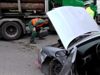 Dráma uprostred frekventovanej cesty v Humennom: vodiči bojovali o život 65-ročného muža