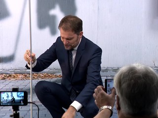 Poslanci rokovali o daňovej reforme. Igor Matovič si myslel, že si príde len s pár ľuďmi vypiť kávu