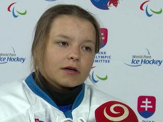 Postrelená kadetka Miška Hozáková reprezentuje v ženskom parahokeji výber sveta