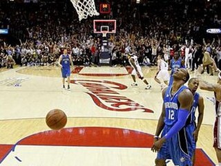 Sen basketbalistu - trojka v poslednej sekunde zariadila víťazstvo vo finále