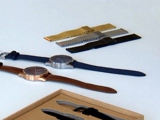 Z odpadu hodinky. Baterku netreba meniť, ide na solárnu energiu