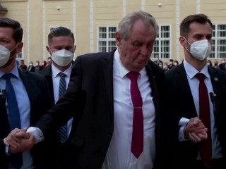 Český prezident nemá príznaky koronavírusu, o dva dni by mal vymenovať nového premiéra