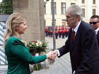 Čaputová v Prahe: Zeman jej na úvod tlačovky zagratuloval k narodeninám