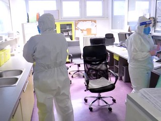 Situácia sa zhoršuje, lekár Visolajský upozorňuje na málo kyslíku v nemocnici