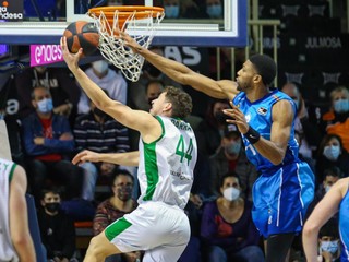 Liga Endesa je v druhej polovici základnej časti. Zosadí Real Barcelonu?