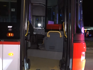 Opitý chodec spadol pod trolejbus, po páde nafúkal takmer 2 promile