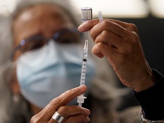 Do režimu OP zaradili aj ľudí s výnimkou očkovania. Potrebný je ale PCR alebo antigénový test