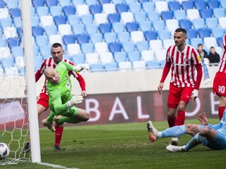 Medzi prvou a treťou ligou sa vymenilo 14 mužstiev