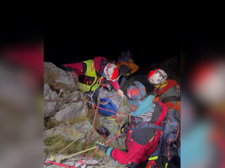 Spontánny výlet sa zmenil na boj o život: Českí turisti zišli z chodníka, jedného vážne zranil pád