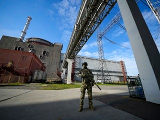 438. deň na Ukrajine: Ostreľovanie pri jadrovej elektrárni neprestáva