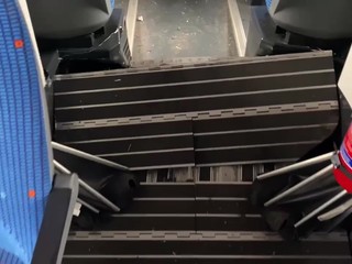 Českí hasiči zverejnili zábery zo zrážky vlakov, pri ktorej sa zranili desiatky ľudí