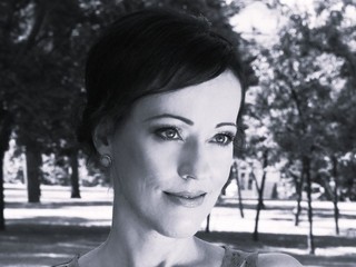 Zomrela autorka ženských románov Jana BENKOVÁ (†55)