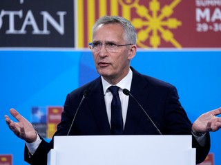 750. deň na Ukrajine: Stoltenberg vyzval krajiny NATO, aby poskytli Kyjevu viac munície