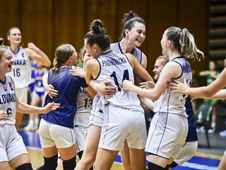 Basketbalistky cielia na veľký úspech. Sledujte ich s nami