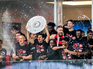 Hegemónia Bayernu prerušená, šampiónom je nezdolaný Leverkusen