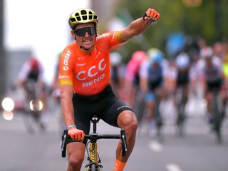 Saganov rival prišiel o peniaze a vyzlečie aj dres