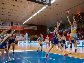 Prievidza cez Inter do finále s Lučencom,  ženské finále medzi Ružomberkom a Piešťanmi