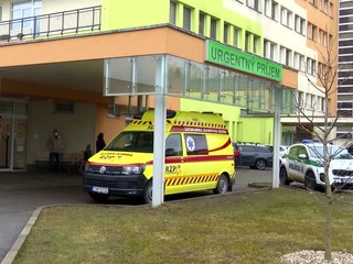 Nešťastie v rodinnom dome. Podľa informácií TV JOJ mala šiestačka základnej školy dobodať mamu