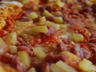 Lietadlo muselo nečakane pristáť. Pilot objednal cestujúcim pizzu