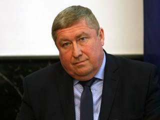 Šéf NBÚ po výbore, kde sa rozprávali o previerke špeciálneho prokurátora Kováčika, utiekol