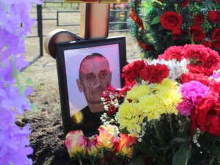 Rusko zamietlo vdove s desiatimi deťmi odškodné za padlého, ponúkli jej exkurziu