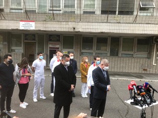 Zdravotníci napísali občanom list: Prosíme, nevládzeme, pomôžte nám poraziť Covid-19