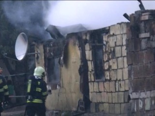 Vďaka zbierke Červeného kríža majú rodiny z vyhorených domov, čo potrebujú