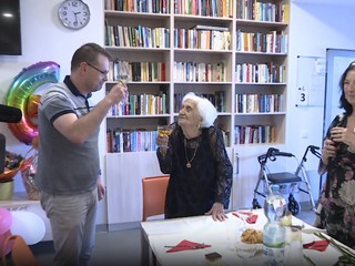 Patrí medzi najstarších obyvateľov Slovenska. Pani Helena oslávila 106 rokov
