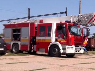 Hodinové meškanie vlakov. V Štúrove sa vyliala kyselina dusičná