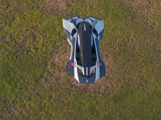 Prototyp najfuturistickejšieho leteckého taxíka na svete má za sebou prvý úspešný let