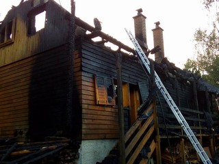 V Terchovej uhoreli v rekreačnej chate traja ľudia