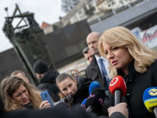Prezidentka za veľkou mlákou: Čakali ju ulice plné slovenských vlajok