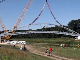 Slováci a Česi budú mať k sebe opäť bližšie. 143 metrový most prepojí dva štáty