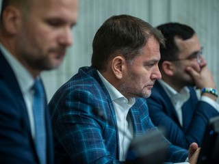 Zmena v poslednej minúte: Šípoš doniesol podpisy, no kandidátov bude viac