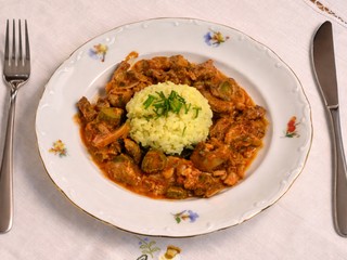 Stroganov s ryžou