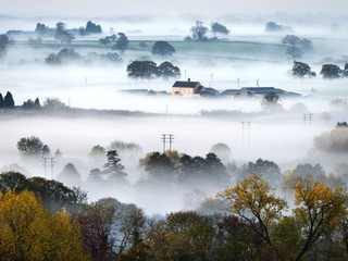 Víkendové mrholenie a hmla vystrieda v týždni mráz a sneh