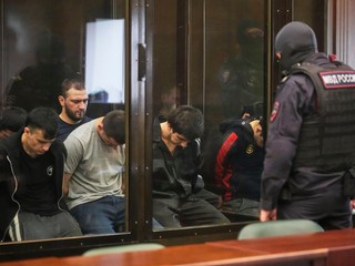 V Rusku sa začal proces s aktérmi teroristického útoku, pri ktorom zahynulo 149 ľudí