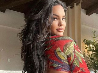 Známa modelka zapózovala na neskutočne sexi decembrovej fotke