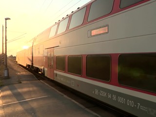 Tragédia na koľajniciach: 49 -ročný muž sa mal pokúsiť prejsť cez koľajnice