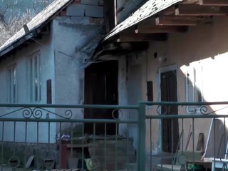 Vyostrený spor dvoch bratov: Jeden zabarikádoval druhého v dome a vyhrážal sa mu smrťou