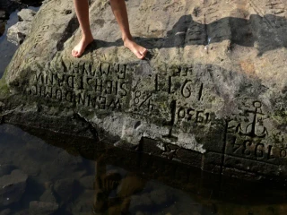 Z koryta nemeckej rieky sa vynorilo desivé varovanie!