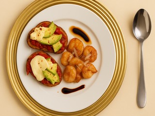 Bruschetta s pečenými paradajkami a flambované krevety