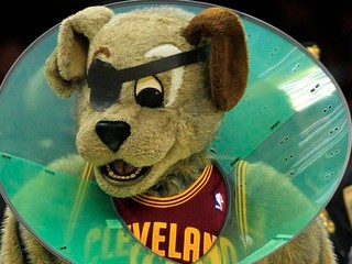 Orlando postúpilo do play off, predĺženia v LA aj v Detroite