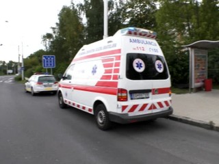 V Banskej Bystrici na autobusovej zastávke našli bezvládne mužské telo