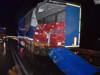 Pri zrážke piatich áut na ceste pod Strečnom sa zranili dvaja ľudia